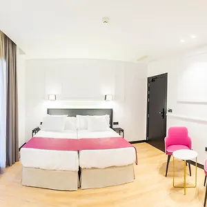 3* Hotel Boutique Puerta De Granadas